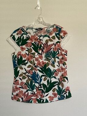 Allegra K Women’s Medium Short Sleeve Top With Lace Trim sleeves